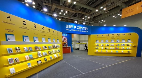 圖說:首爾國際書展精選十四件作品參加ACFM,並於展場內設置商務會議區